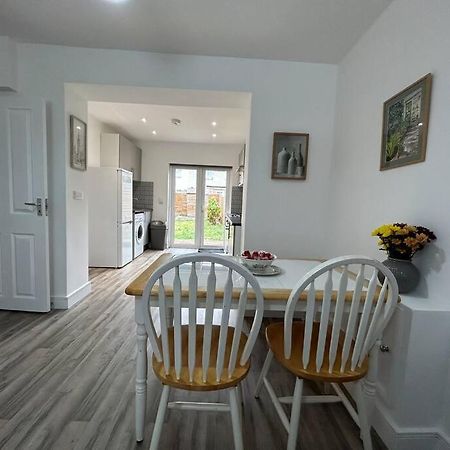 דירות אנפילד Bali Bliss Garden Flat With Parking מראה חיצוני תמונה