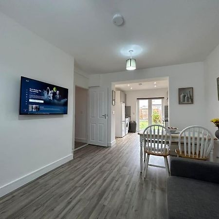 דירות אנפילד Bali Bliss Garden Flat With Parking מראה חיצוני תמונה