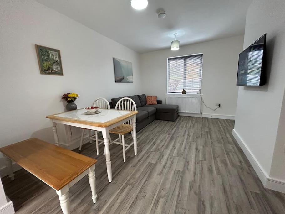 דירות אנפילד Bali Bliss Garden Flat With Parking מראה חיצוני תמונה